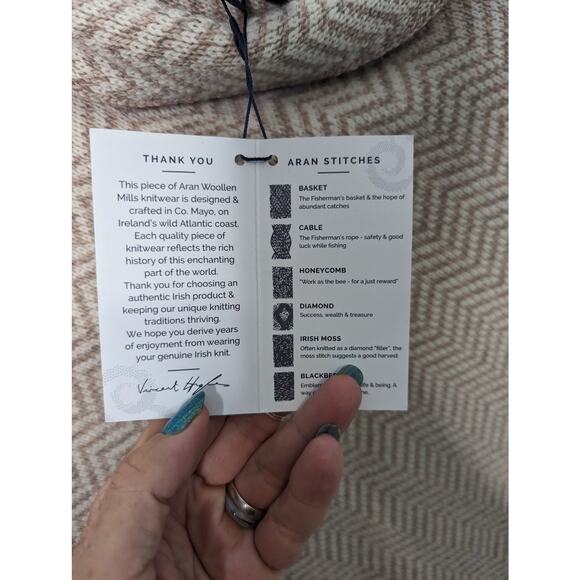 Aran Woollen Mills Heritage Herringbone Wool Poncho Cape Made in Ireland NWT OS - Picture 8 of 10